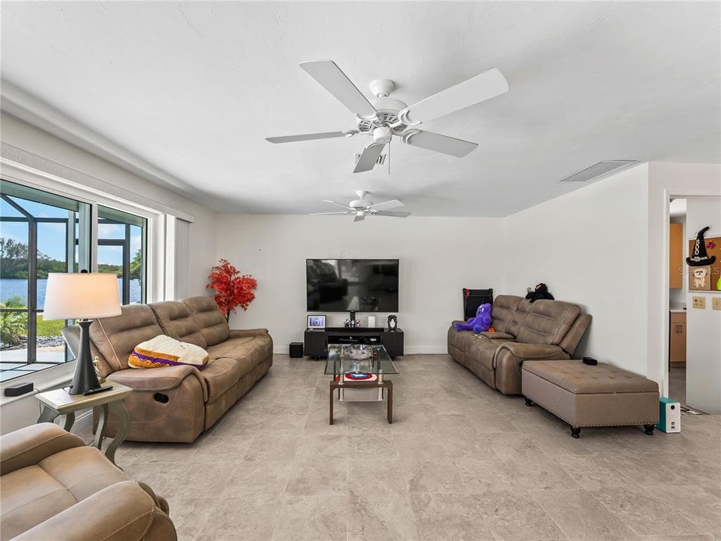 290 3RD STREET W photo 12