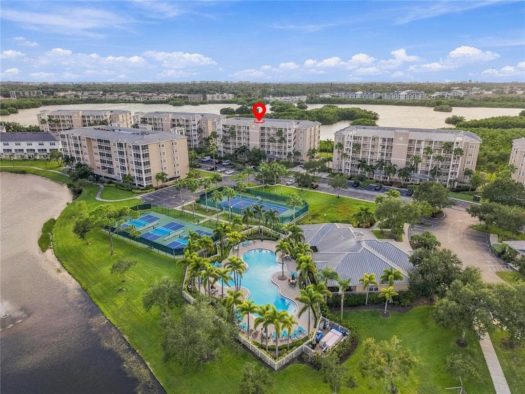 7070 KEY HAVEN ROAD 402 photo 2