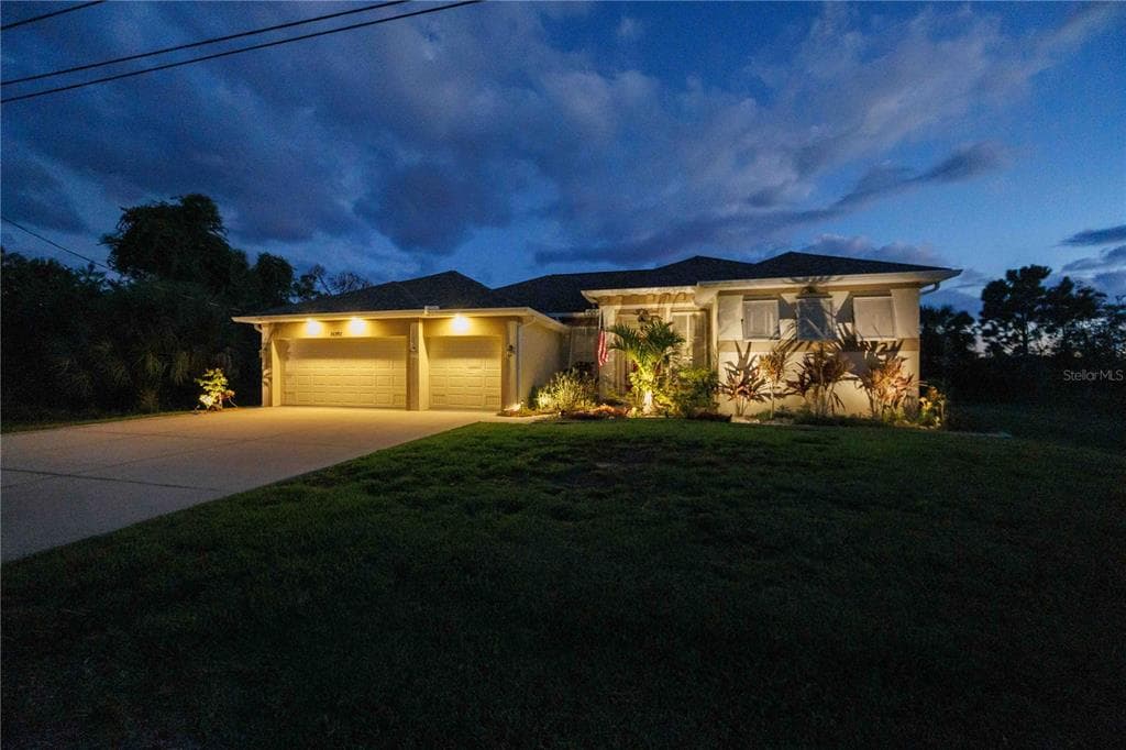 15392 ALDAMA CIRCLE photo 1