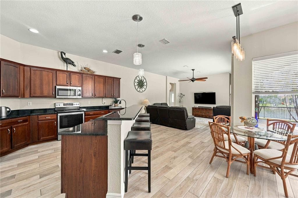15392 ALDAMA CIRCLE photo 20