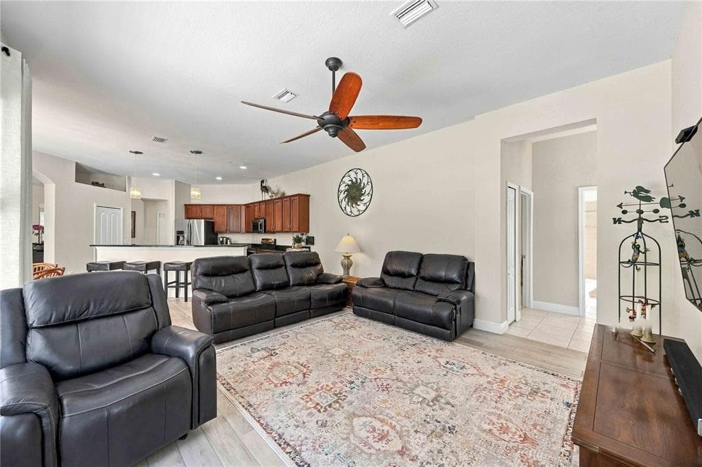 15392 ALDAMA CIRCLE photo 8