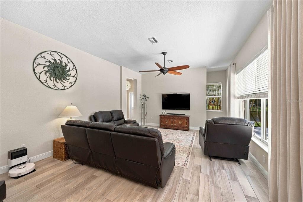 15392 ALDAMA CIRCLE photo 25