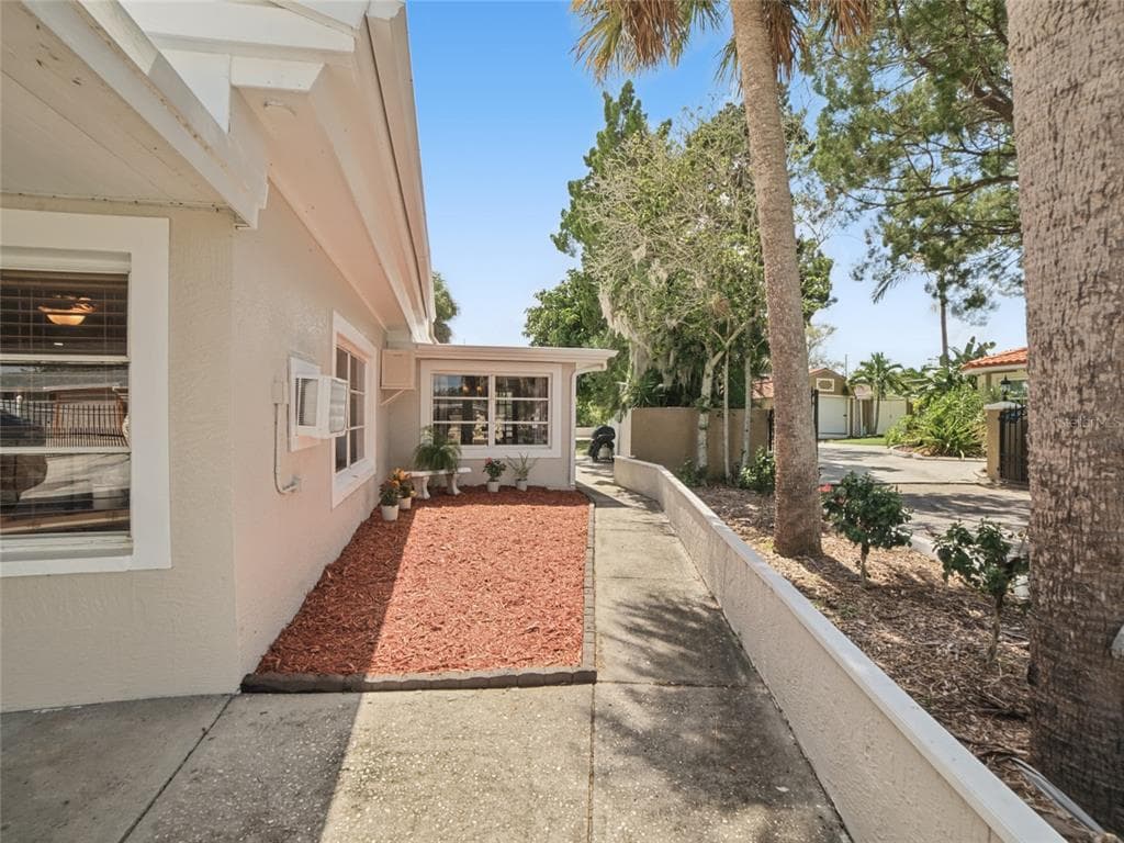 6726 UDELL LANE photo 7