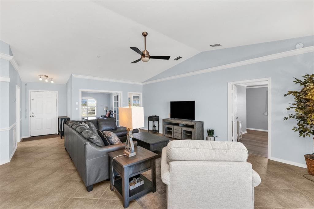 1250 W MARION AVENUE 141 photo 12