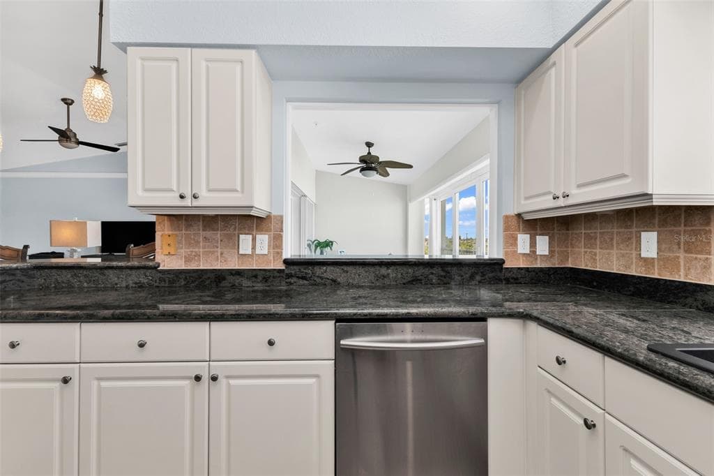 1250 W MARION AVENUE 141 photo 22