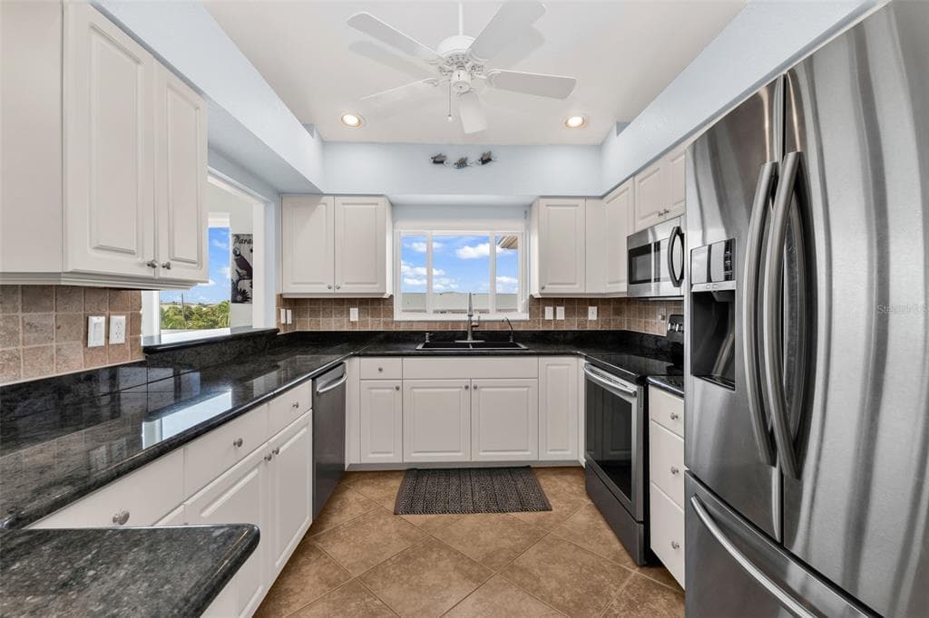 1250 W MARION AVENUE 141 photo 20