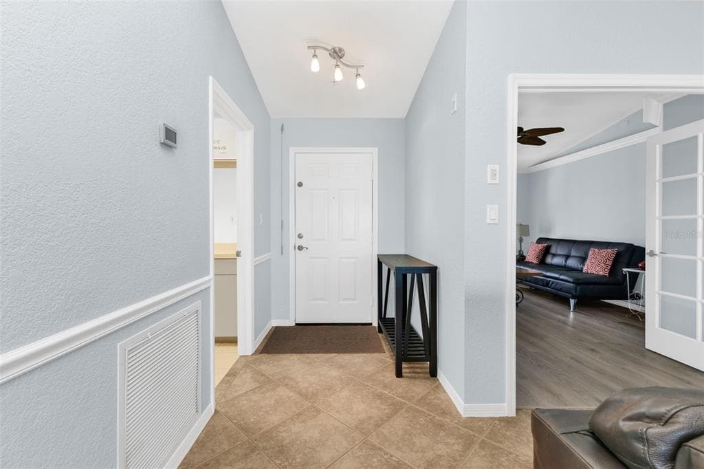1250 W MARION AVENUE 141 photo 8