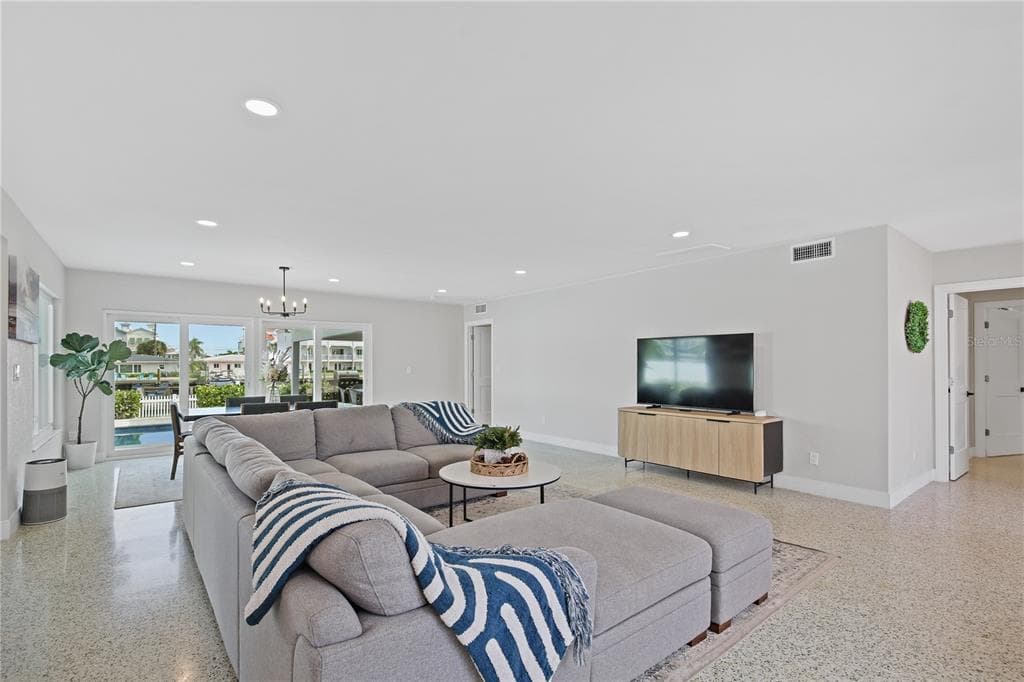 136 BAYSIDE DRIVE photo 15