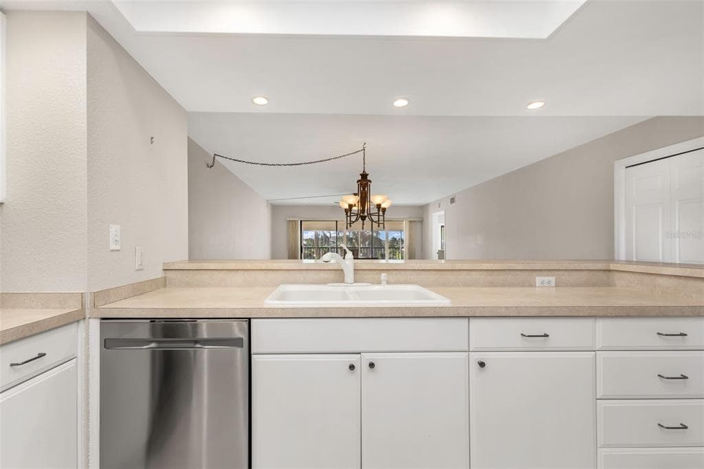 601 SHREVE STREET 46B photo 9