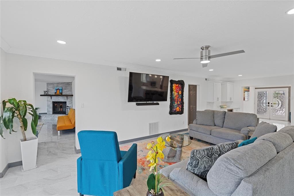 166 BAYSIDE DRIVE photo 13