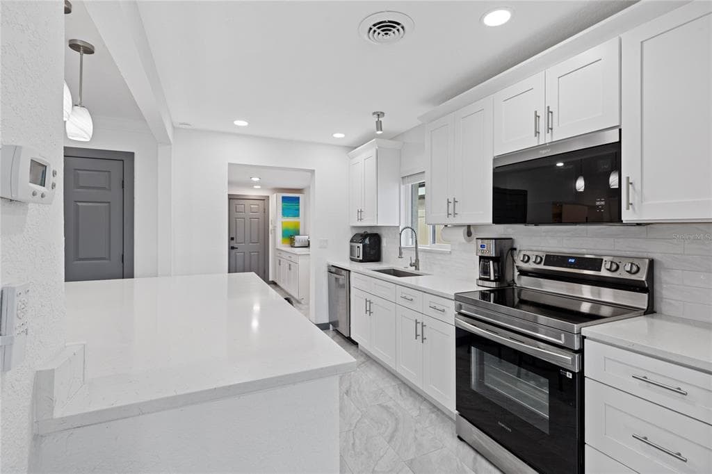 166 BAYSIDE DRIVE photo 9