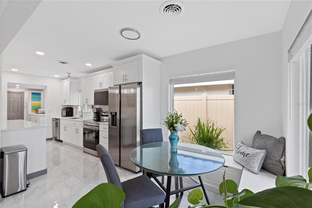 166 BAYSIDE DRIVE photo 10
