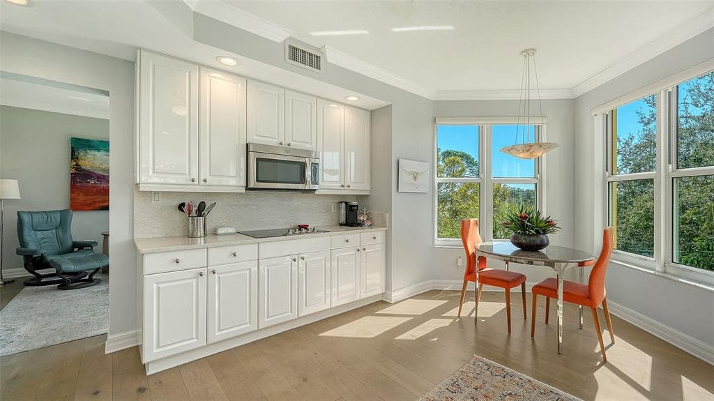 385 N POINT ROAD 301 photo 22