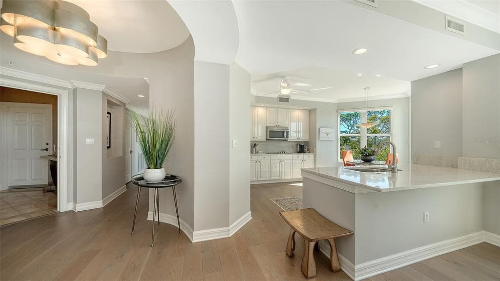 385 N POINT ROAD 301 photo 20