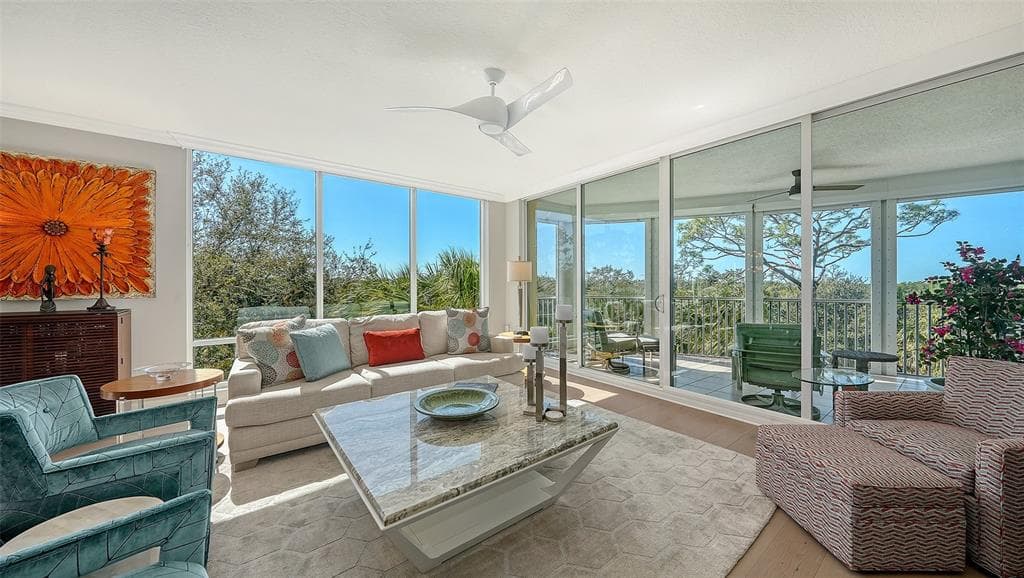 385 N POINT ROAD 301 photo 15