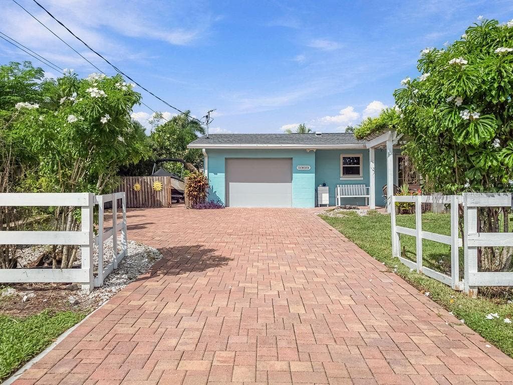 1831 BAYSHORE DRIVE photo 2