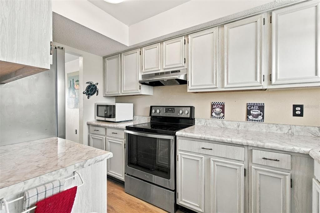 4939 FLORAMAR TERRACE 605 photo 7