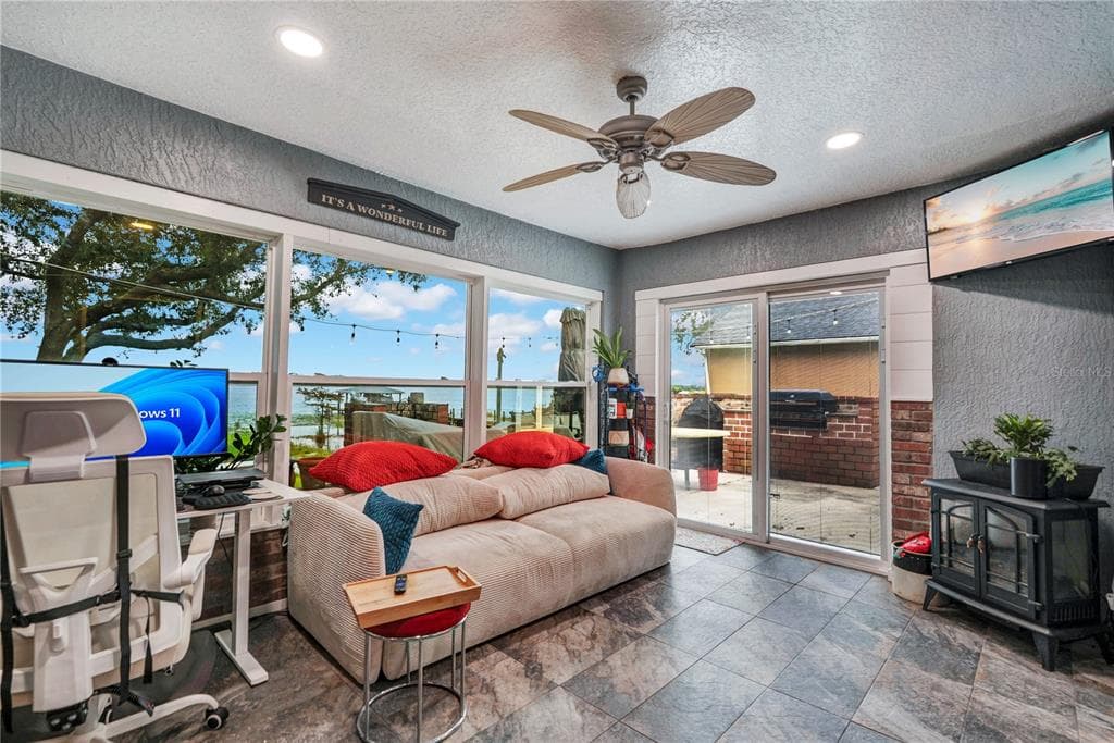 1821 LAKE VILLA DRIVE photo 22