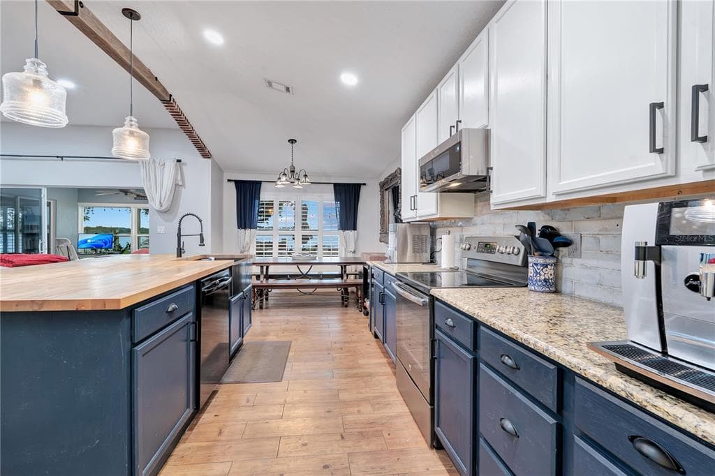 1821 LAKE VILLA DRIVE photo 9