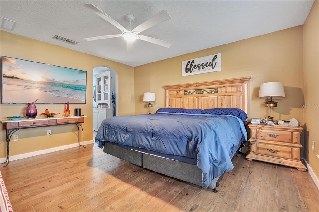 1821 LAKE VILLA DRIVE photo 14