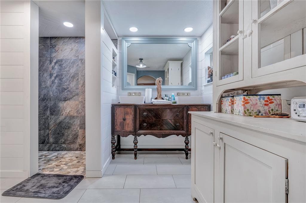 1821 LAKE VILLA DRIVE photo 15