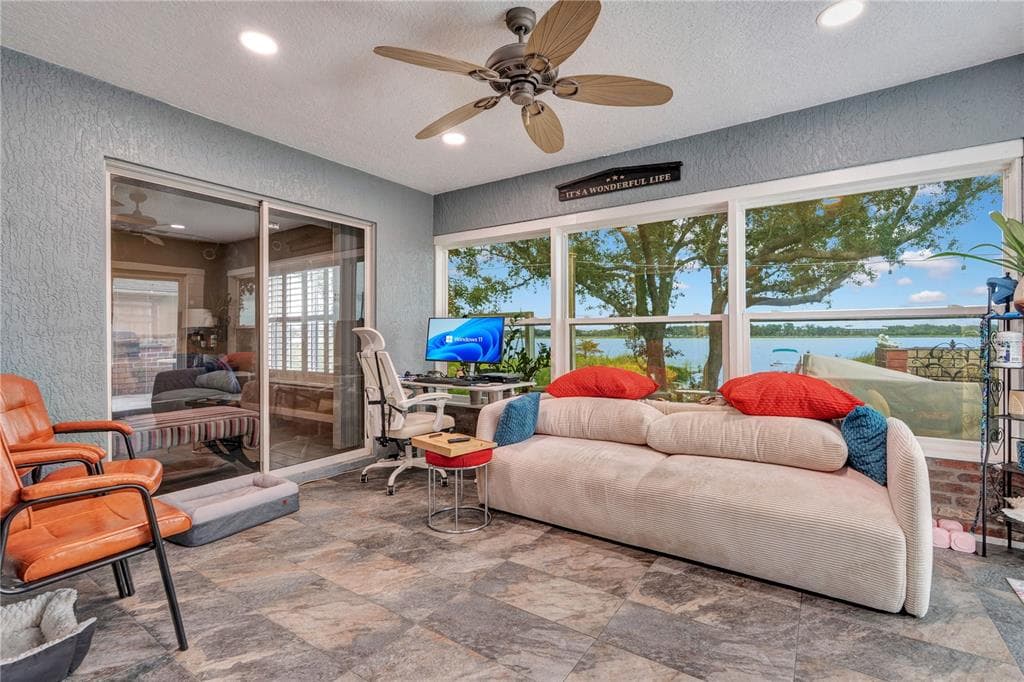 1821 LAKE VILLA DRIVE photo 21