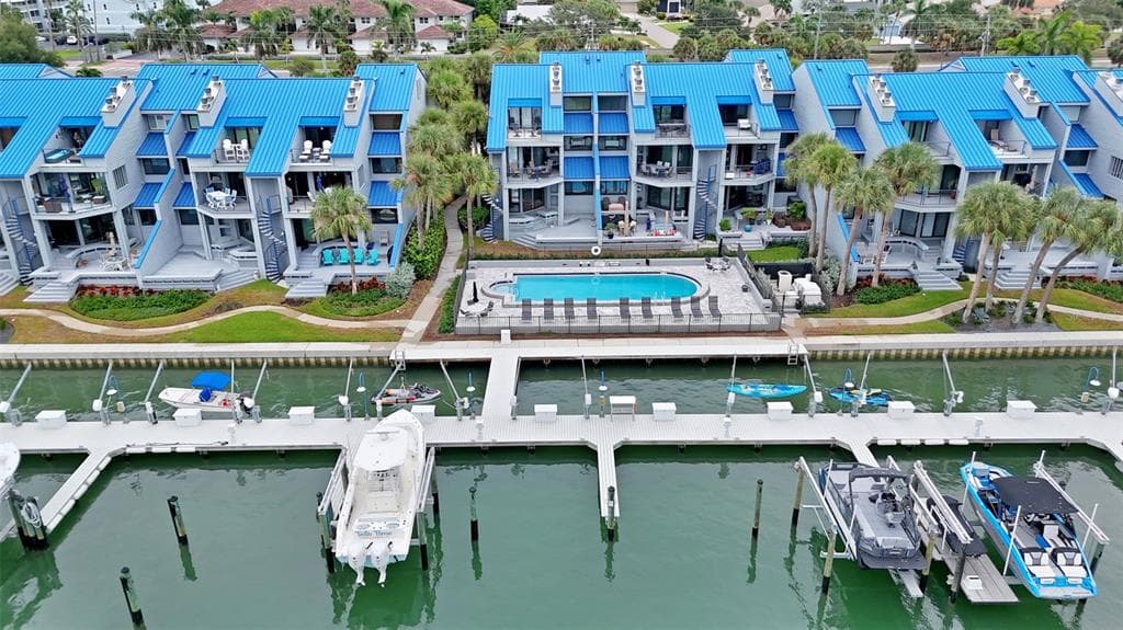 910 PINELLAS BAYWAY S 107 photo 1