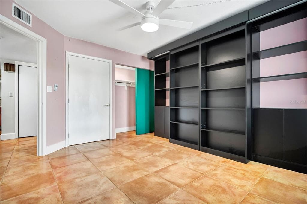910 PINELLAS BAYWAY S 107 photo 11