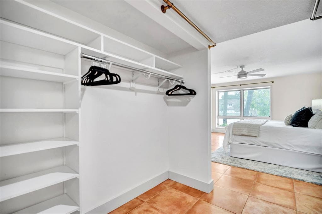 910 PINELLAS BAYWAY S 107 photo 25