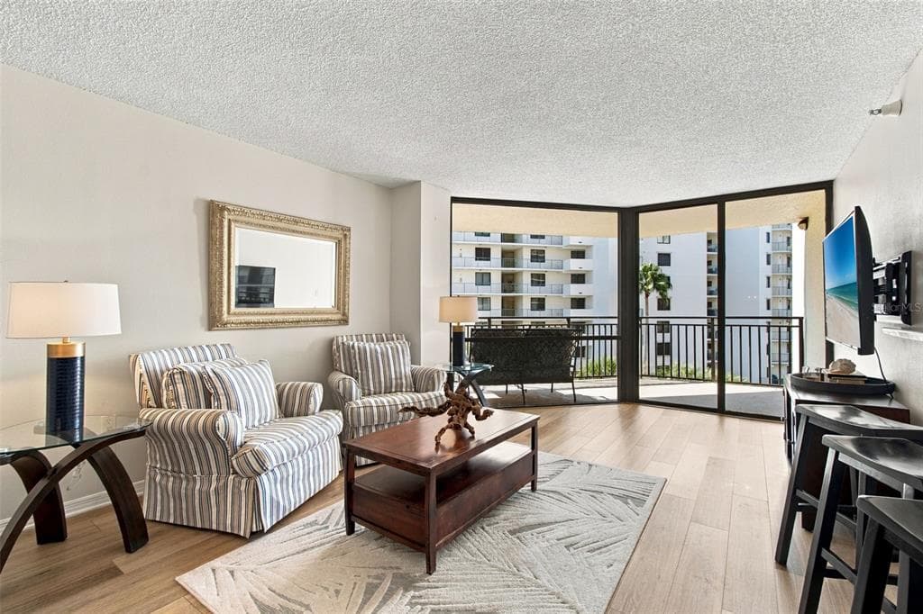 690 ISLAND WAY 511 photo 16