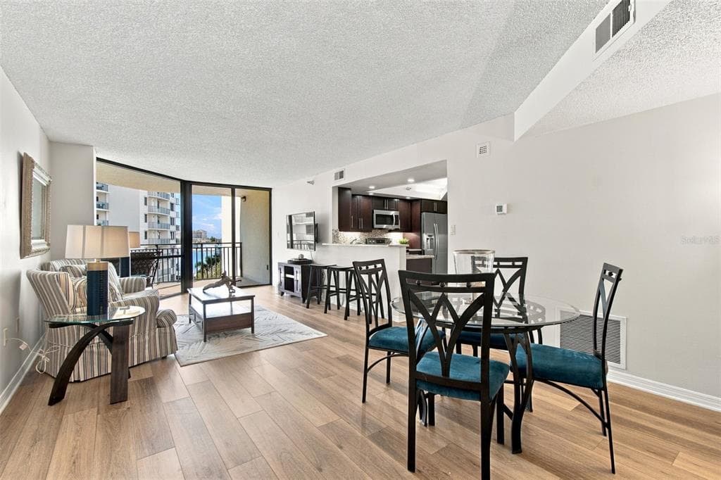 690 ISLAND WAY 511 photo 15