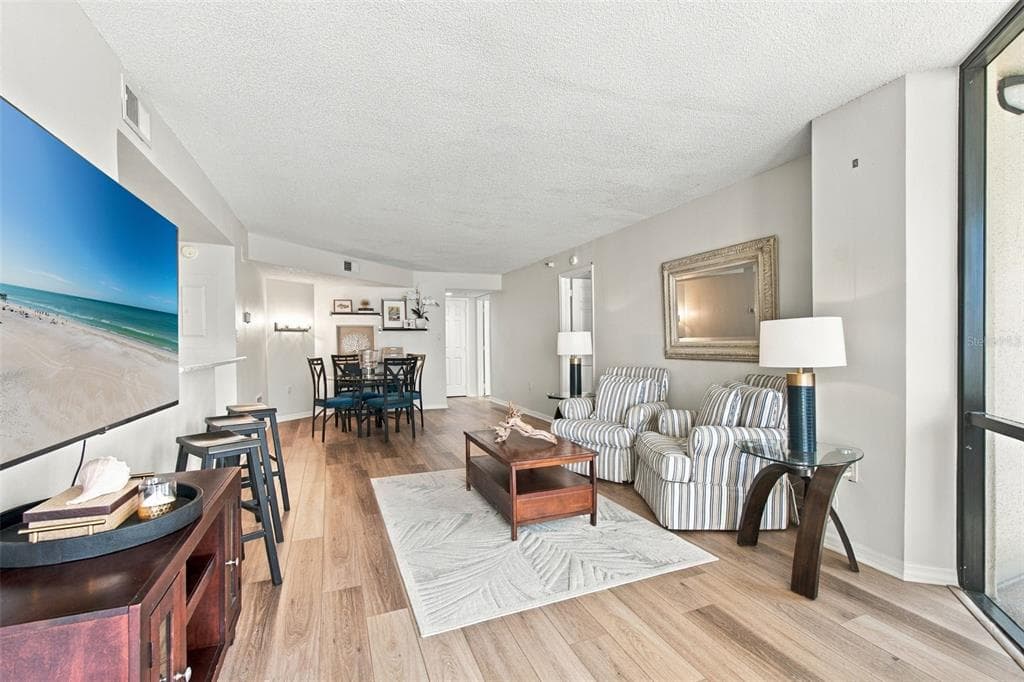 690 ISLAND WAY 511 photo 25