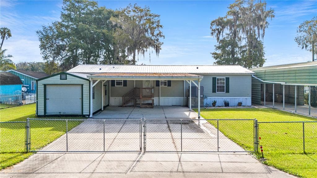 56310 REDBUD ROAD photo 3