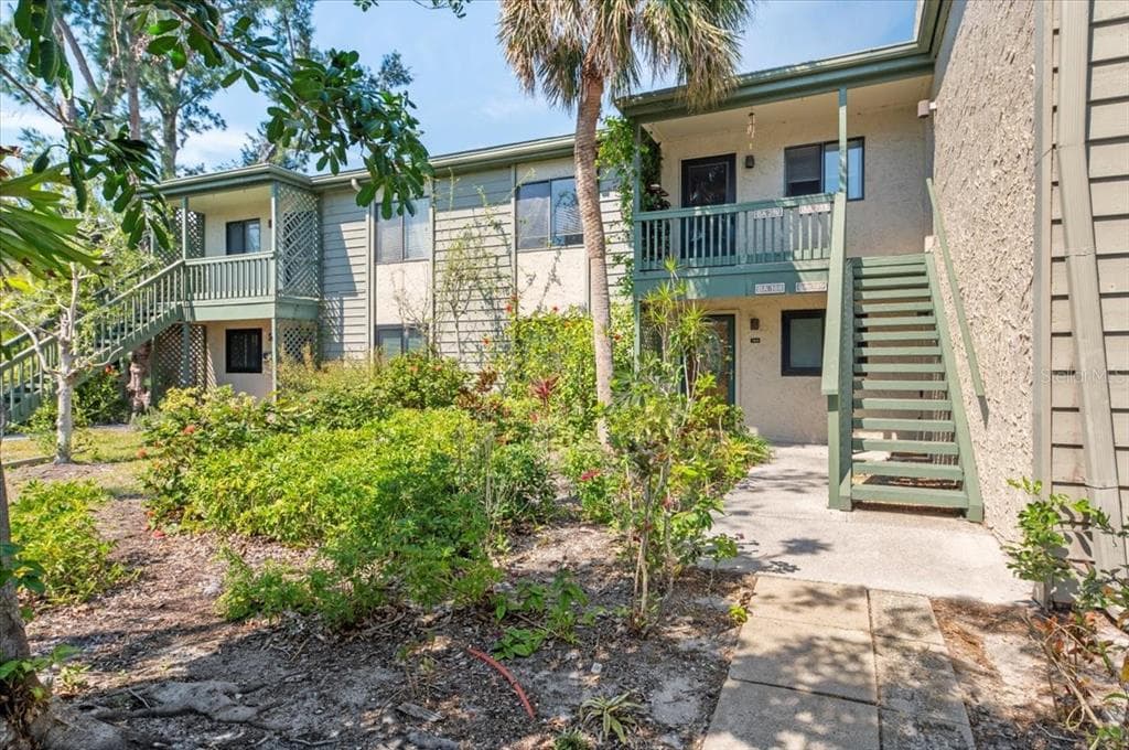 1519 PELICAN POINT DRIVE 288 photo 1