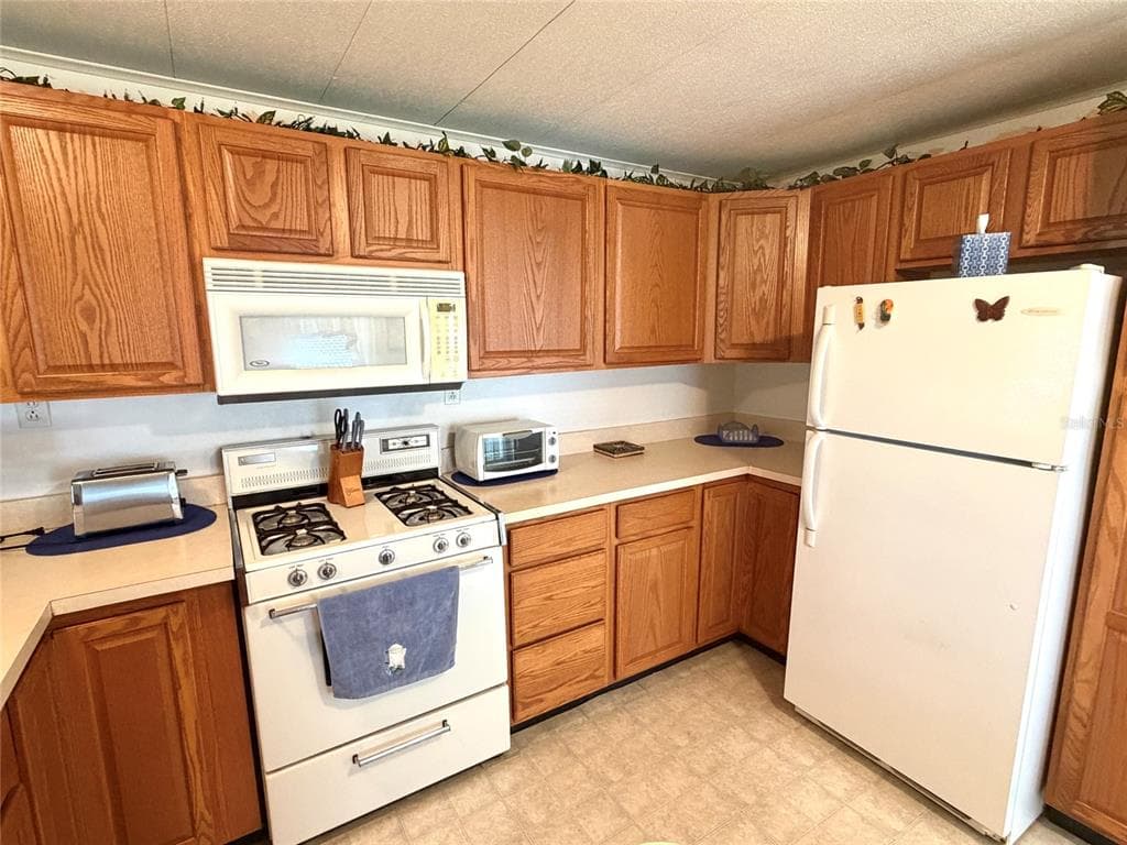 4215 WINDY WAY photo 14