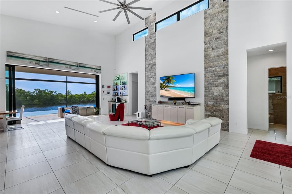 4408 SW 28TH PLACE photo 4