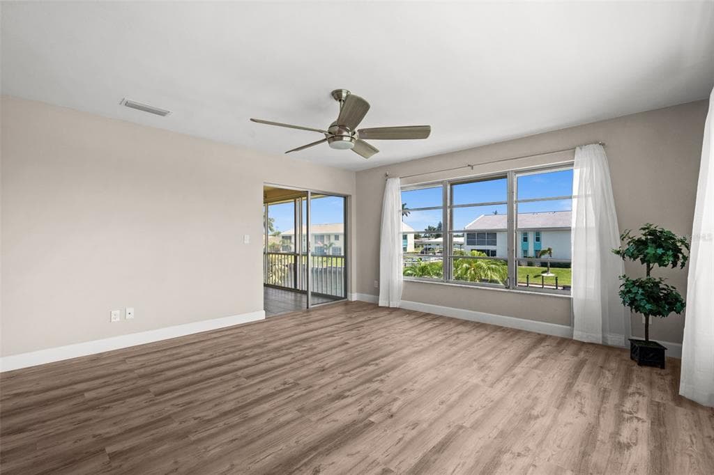 1345 SE 40TH TERRACE 2E photo 18