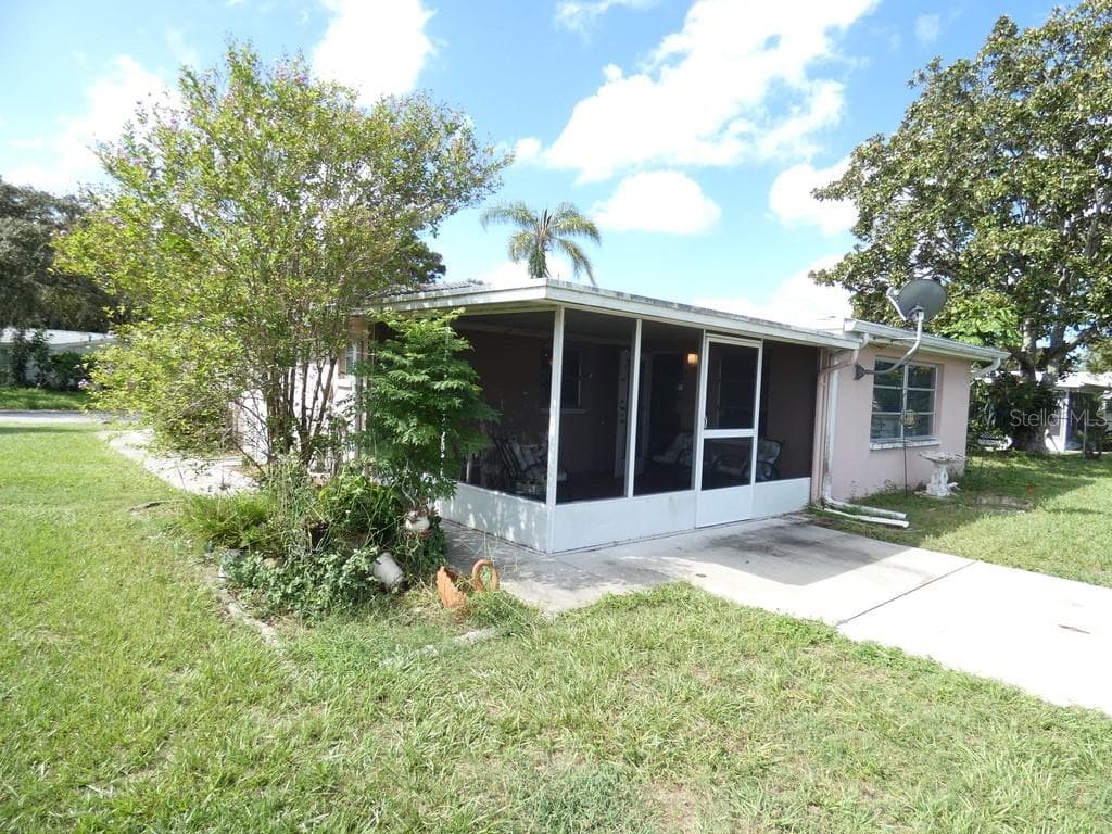 7207 ASHWOOD DRIVE photo 23