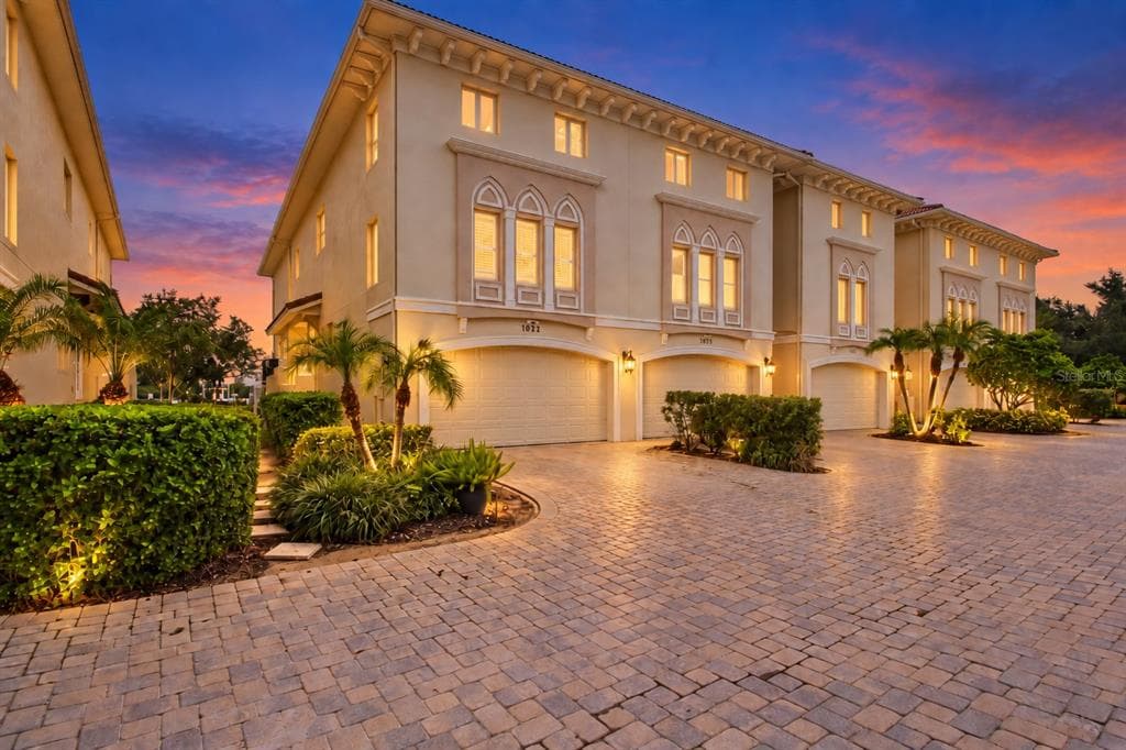 1022 PASEO DEL RIO NE 1022 photo 1