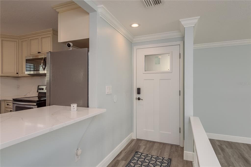 311 ISLAND WAY 101 photo 3