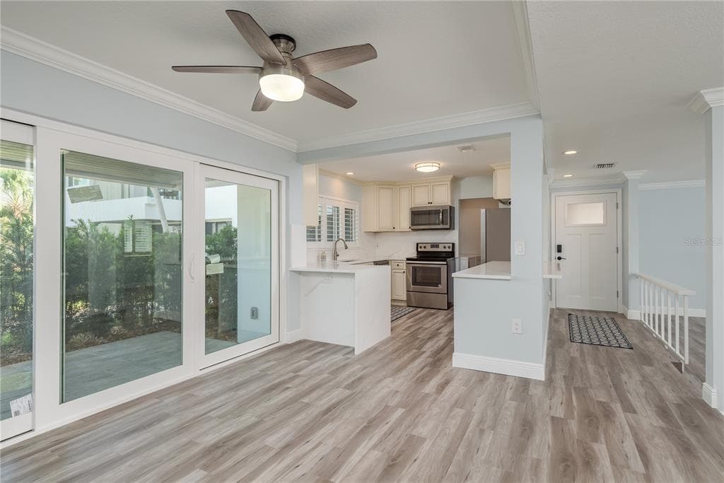 311 ISLAND WAY 101 photo 5