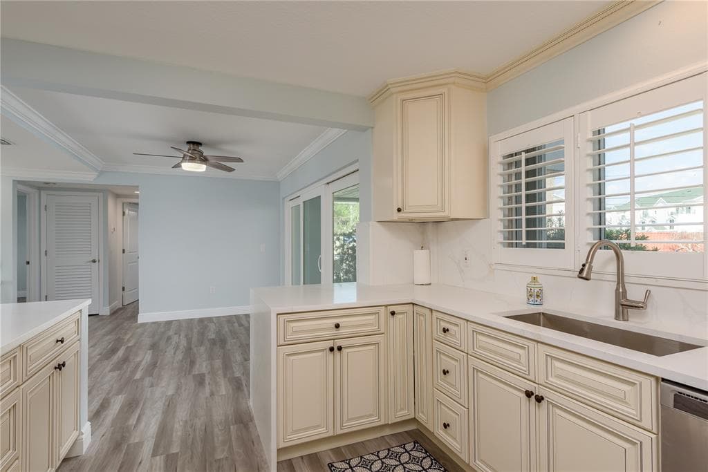 311 ISLAND WAY 101 photo 9