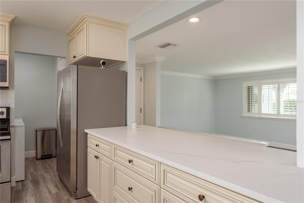 311 ISLAND WAY 101 photo 8