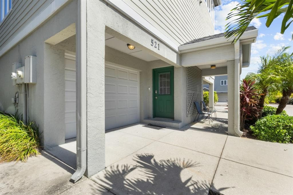 521 FOREST WAY photo 2