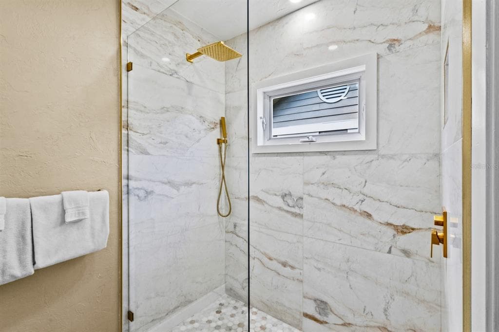 521 FOREST WAY photo 22