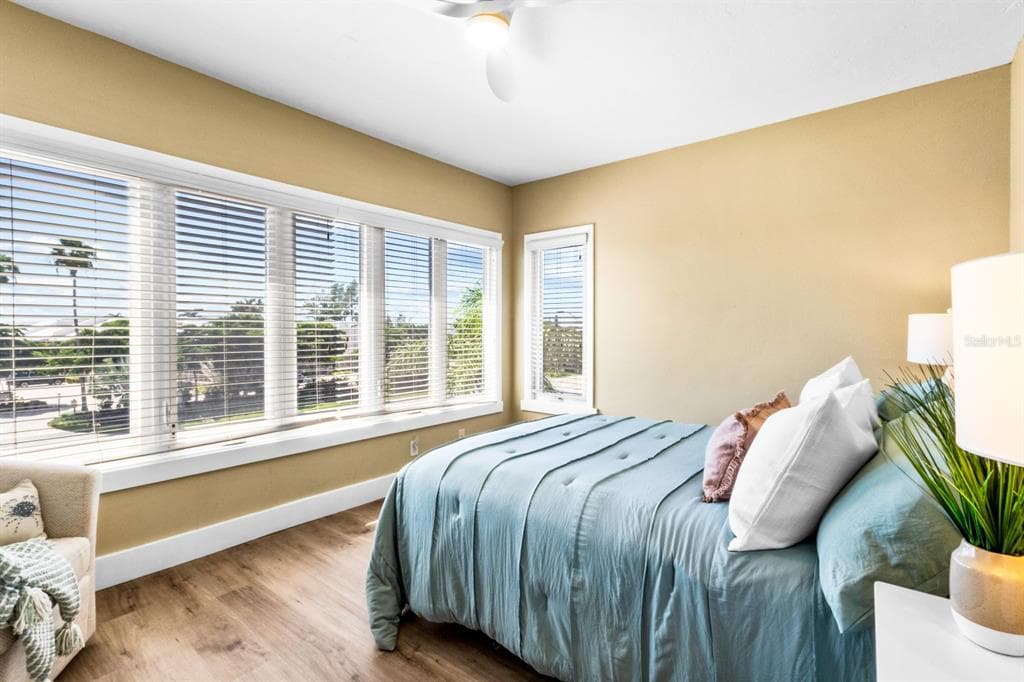 521 FOREST WAY photo 25