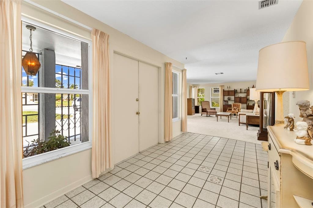 160 ANNAPOLIS LANE photo 8