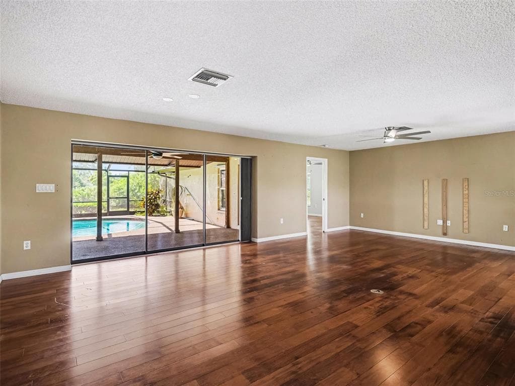 4375 SEDLEY LANE photo 3