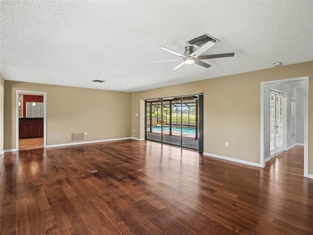4375 SEDLEY LANE photo 5