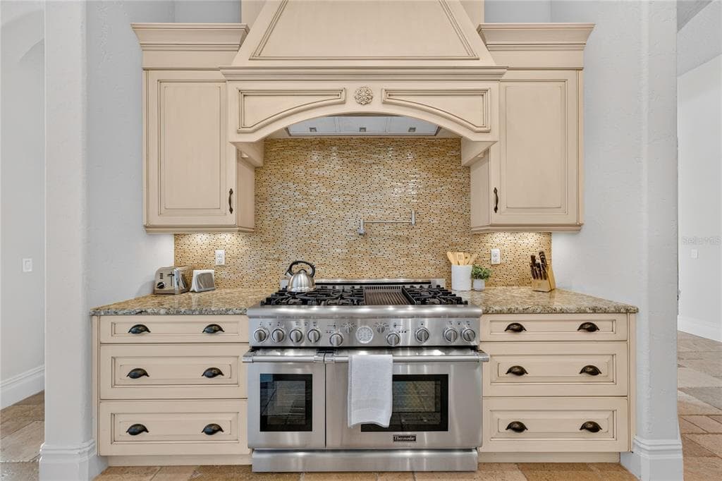 6113 GROSVENOR SHORE DRIVE photo 22